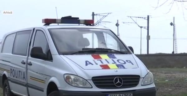 Un polițist din Argeș s-a ales cu o piatră în cap, după ce a încercat să aplaneze un scandal între vecini