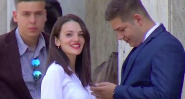 Subordonaţii premierului Dăncilă sunt urmăriţi pas cu pas de cei 200 de stagiari care au ales să facă practică la Guvern