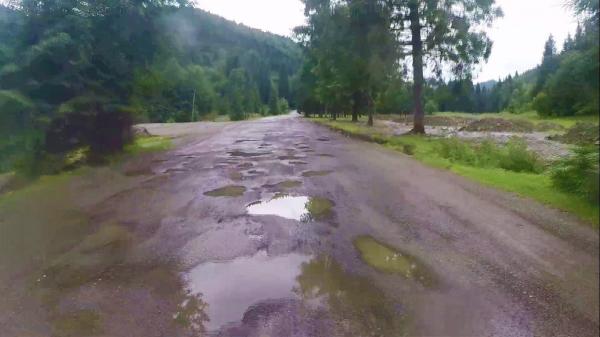 Ca să fii turist în Maramureş, trebuie să ai maşină pentru off-road