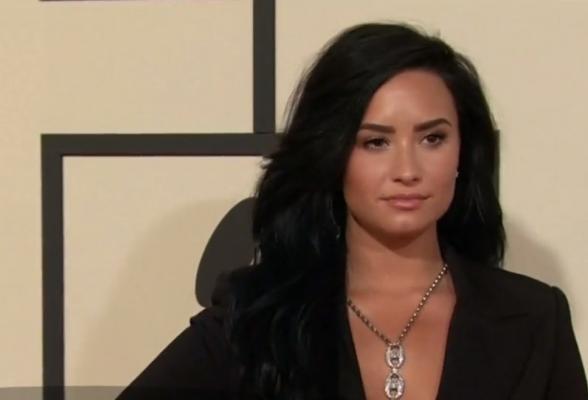 Demi Lovato, dusă de urgență la spital după ce ar fi luat o supradoză de heroină