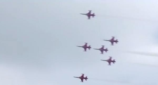 Pregătiri pe aeroportul Băneasa, pentru cel mai mare spectacol aviatic din România