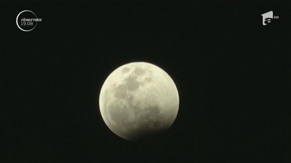 Vremea nu i-a ajutat pe români să urmărească Eclipsa totală de Lună