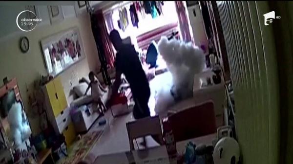 Un bărbat din China şi-a salvat familia de la o explozie puternică în ultima secundă