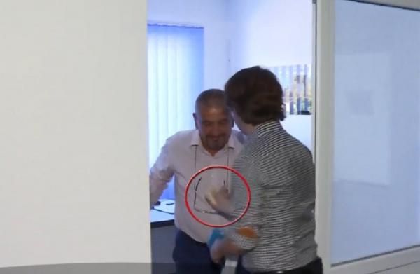 Un primar din județul Giurgiu a încercat să ofere mită unui reporter Observator