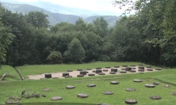 Sarmizegetusa Regia, vechea capitală a dacilor din Munţii Orăştiei, a fost redeschisă publicului