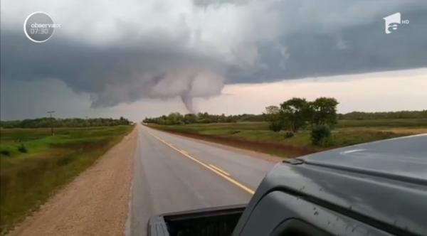 Fenomen meteo extrem în Canada. O tornadă devastatoare a făcut prăpăd în vestul statului Ontario