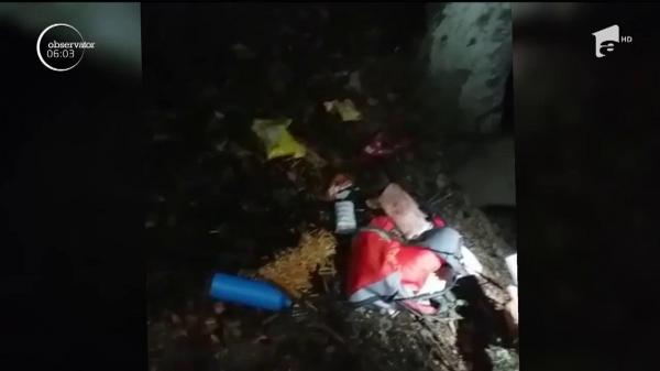 Cinci de tineri plecaţi în drumeţie au avut parte de aventura vieţii lor, după ce au fost atacaţi de o ursoaică