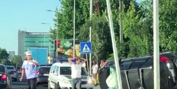 Accident cumplit în nordul Capitalei! O tânără de 24 de ani a rămas fără un picior, după ce un TIR şi un autoturism s-au ciocnit violent