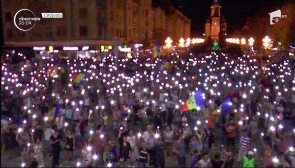 Proteste şi în marile orașe din țară. Zeci de mii de oameni au ieşit în stradă pentru a-şi spune nemulţumirile