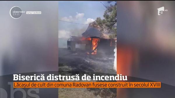 Incendiu puternic la o biserică din comuna Radovan din Dolj