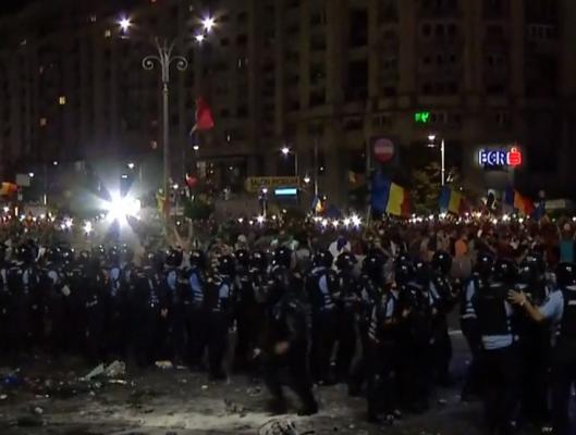Conflictul dintre jandarmi şi protestatari se va muta în tribunale. 200 de oameni au cerut certificate medico-legale
