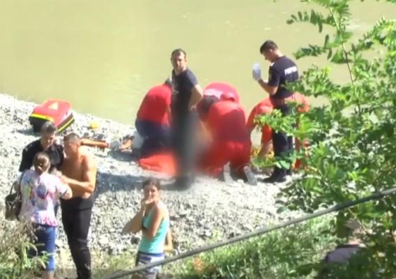 Bilanţ tragic: doi copii au murit înecaţi ieri, după ce au mers singuri la scăldat. în Neamț sunt 31 de morți, doar anul acesta!