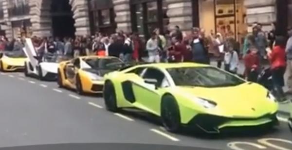 Bolizi de milioane de euro, parcate pe străzile din Londra