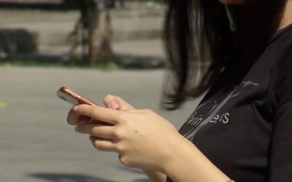 Dependența de Internet. Pentru unii oameni, accesul la tehnologie e la fel de important ca apa și hrana