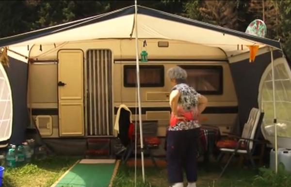 Iubitorii de natură se despart cu greu de locurile în care au stat toată vara, la rulotă