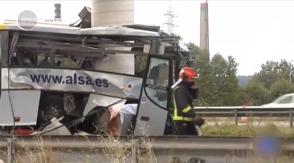 Cinci oameni au murit, iar alţi 15 au fost răniţi, în urma unui teribil accident pe o autostradă din nordul Spaniei
