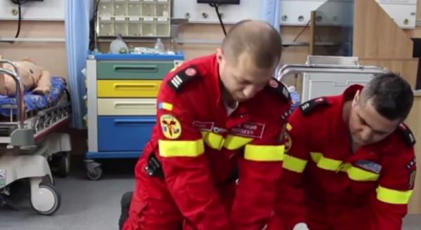 Tânăra care a salvat viaţa unui bărbat, într-o farmacie din Şimleul Silvaniei, este voluntar în cadrul "detaşamentului de dezastre"