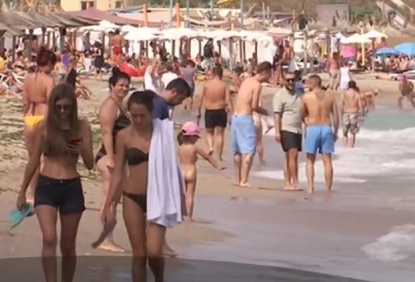 Ultima zi de plajă pe Litoral, aglomeraţie ca în plin sezon