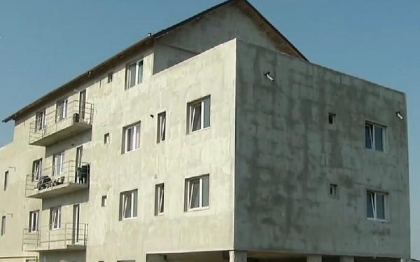 Anchetă după incendiul din Sectorul 5. Mai multe blocuri ale aceluiaşi dezvoltator sunt ridicate fără autorizaţii