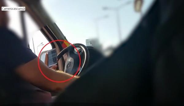 Microbuzele care fac naveta în București, pline până la refuz. Șoferii fumează și stau pe Facebook în timp ce conduc