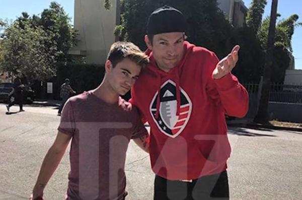 Ashton Kutcher a lovit cu mașina un tânăr care circula cu trotineta