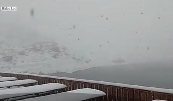 Frigul a făcut prima victimă. La Bâlea Lac, un turist îmbrăcat de vară a murit, în urma unui şoc hipotermic