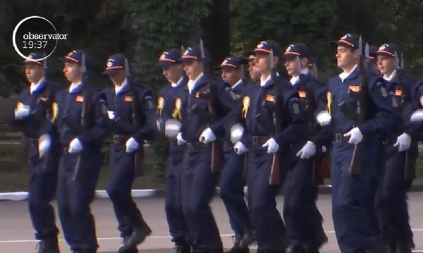 600 de studenţi au depus jurământul la Academia de Poliţie
