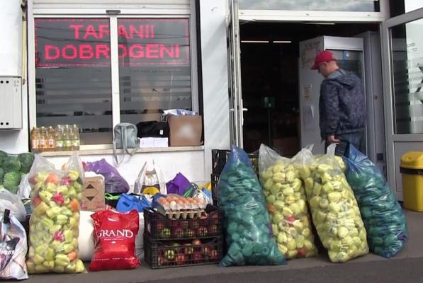 Constănţenii au donat sute de kilograme de alimente bolnavilor de lepră de la Tichileşti