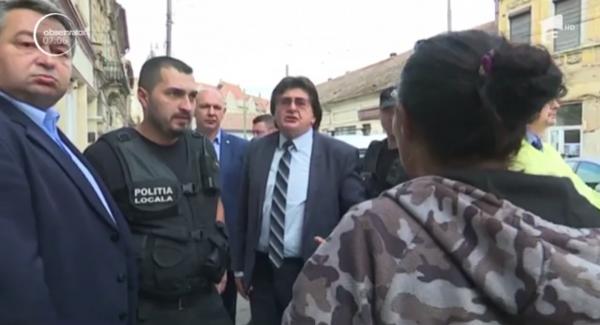 A fost scandal la Timişoara. Primarul Nicolae Robu a mers în inspecţie la imobilele ocupate abuziv de romi