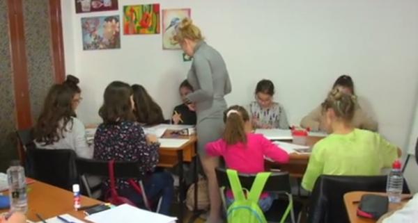 Au început cursurile la "Clubul de excelenţă" al Fundaţiei Dan Voiculescu