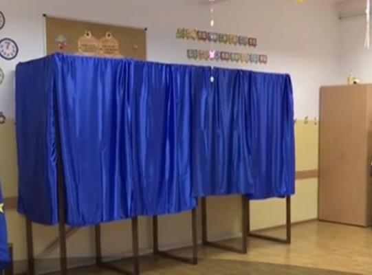 Tensiuni pe scena politică, după eșecul referendumului pentru redefinirea familiei în Constituţie. Se cere demisia!