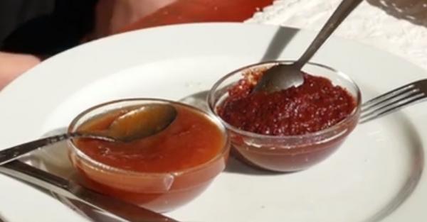 Dulceaţa din Transilvania, pregătită la foc de lemn la poalele munţilor. Gustul i-a cucerit chiar şi pe străini