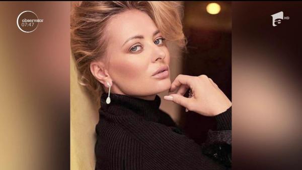 Dileme pe internet despre nasul Deliei. Artista, bănuită de internauţi că ar fi apelat la operaţii estetice