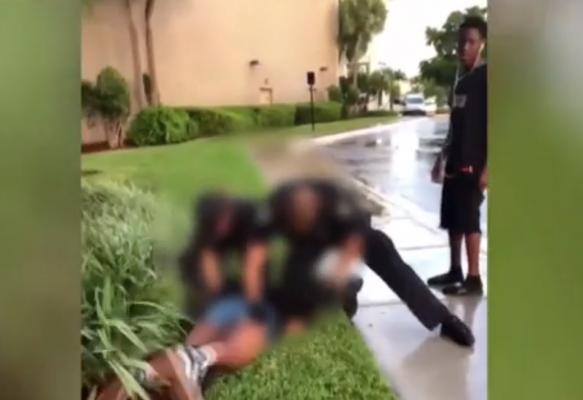 Scene teribile în Florida! O elevă a fost bătută de polițiști