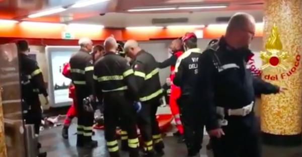 Scara rulantă de la metroul din Roma ar fi cedat după ce fanii ruși, beți, ar fi început să sară pe ea