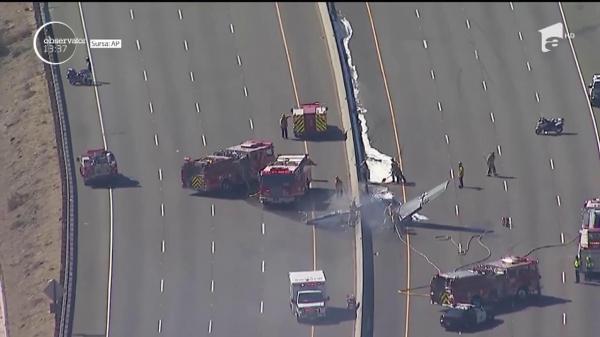 Un avion de mici dimensiuni, din Al Doilea Război Mondial, s-a prăbușit pe o autostradă in Los Angeles
