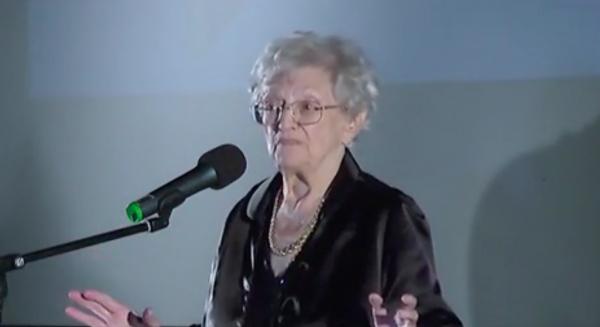 Draga Olteanu Matei, sărbătorită pe scenă, la 85 de ani