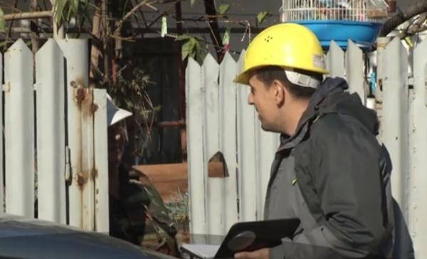 Escrocheria "omul de la gaze" încă funcţionează fără probleme. Românii deschid uşa oricui