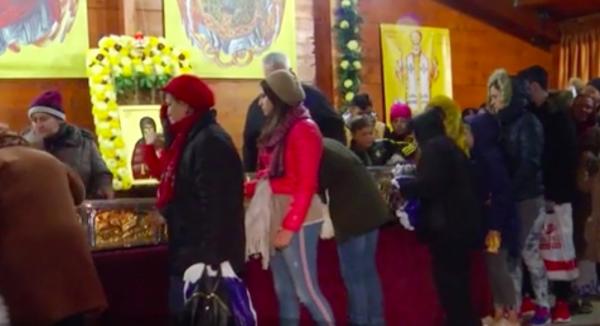 Mii de pelerini la sărbătoarea Sfântului Dimitrie cel Nou, ocrotitorul Bucureştilor