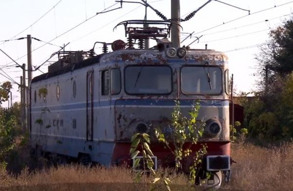 "Avem o ţară frumoasă, cum ajungem la ea?" Infrastructura CFR, la pământ față de cea de acum 30 de ani