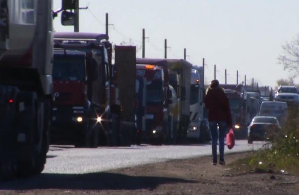 Infrastructura proastă blochează periferia Capitalei. Populația a crescut exponențial, drumurile au rămas ca acum 15 de ani