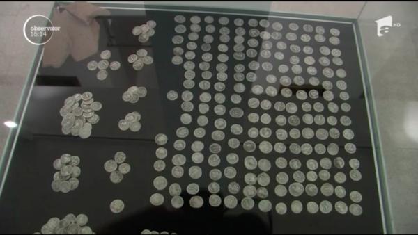 Un poliţist criminalist şi un inginer mecanic au descoperit un adevărat tezaur îngropat pe malul unei ape din Oradea