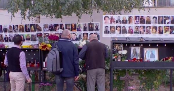 Trei ani de durere, multe lacrimi şi o linişte de mormânt. Aşa au fost comemorate victimele tragediei din Colectiv