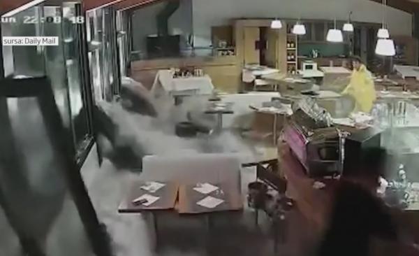 Restaurant distrus de viitură, în Italia. Bilanț tragic al inundațiilor