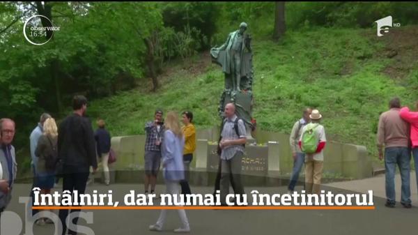 Cum funcţionează o aplicaţie de dating care promovează răbdarea