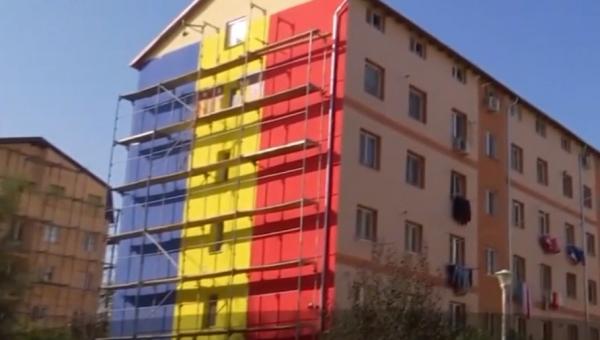 Bloc vopsit în culorile drapelului, la Timișoara!