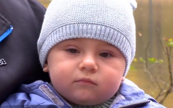 Vreau să Ajut! Vlad s-a născut cu o malformație congenitală și nu are tibia și rotula piciorului drept