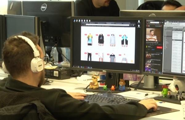 Cumpărături record de Black Friday 2018. Reduceri enorme la telefoane, televizoare și haine