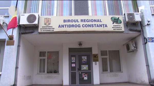 Acuzaţii grave la adresa unui inspector antidrog din Constanţa. Omul ar fi furat un telefon mobil