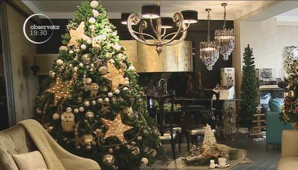 Brazii 3D de Crăciun, împodobiţi de designeri după tehnici speciale, au apărut în magazine